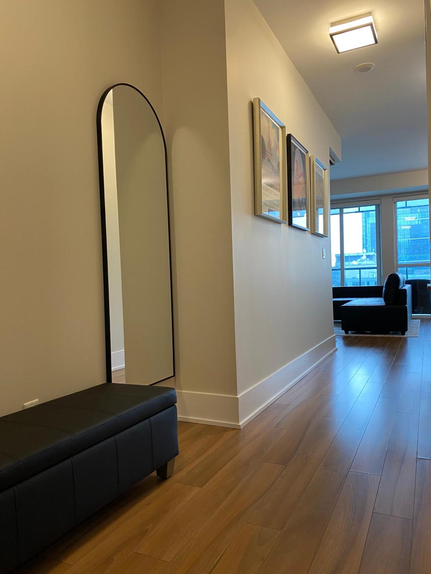Central Toronto Suite - Free Parking, City Views, Near Cn Tower Εξωτερικό φωτογραφία